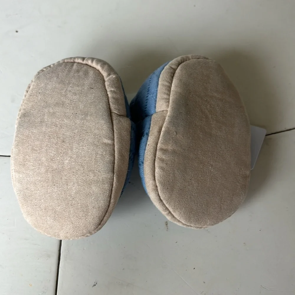 🌺 NWT Carter's Blue and Tan Baby Walker Shoes